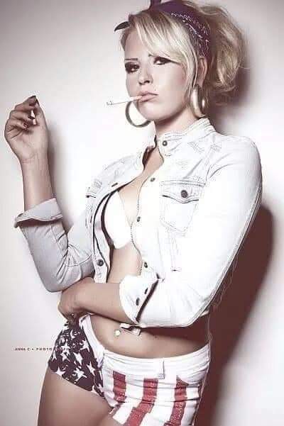Sexy smoking — 25