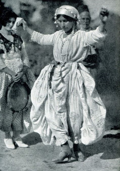 Vintage Gypsy Dancers — 22