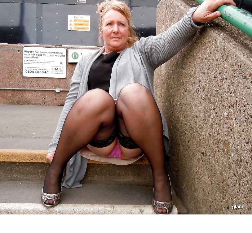 HOT SEXY MOMMYS N GIRLS — 42