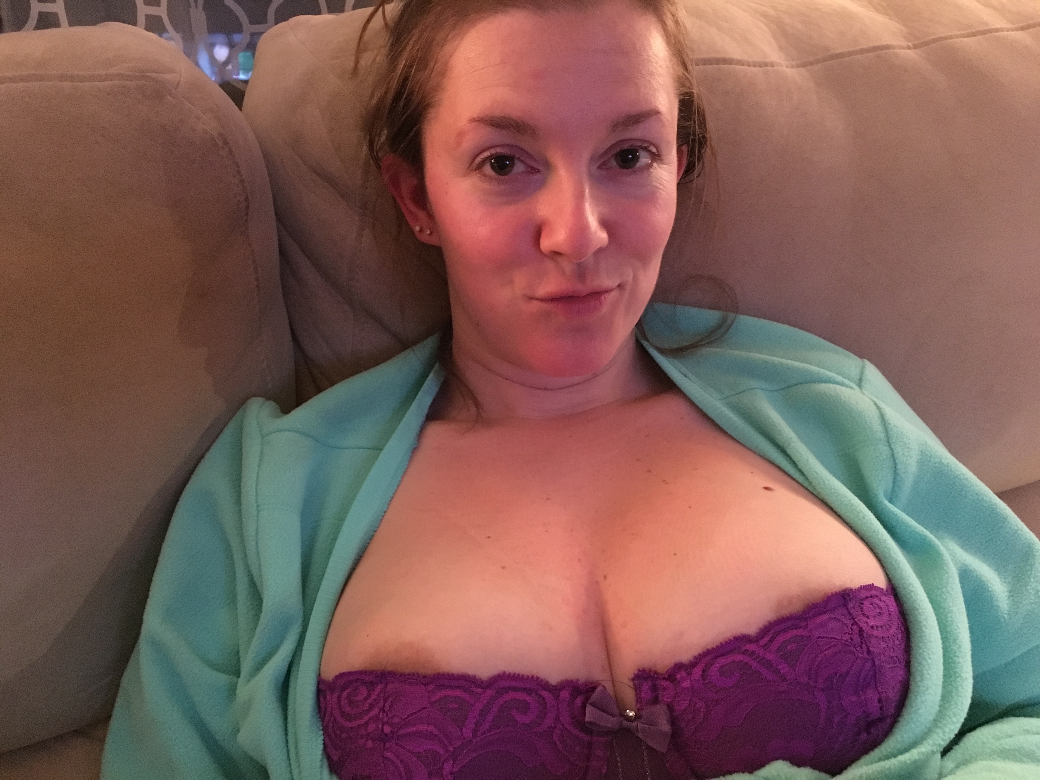 Brunettes — 24