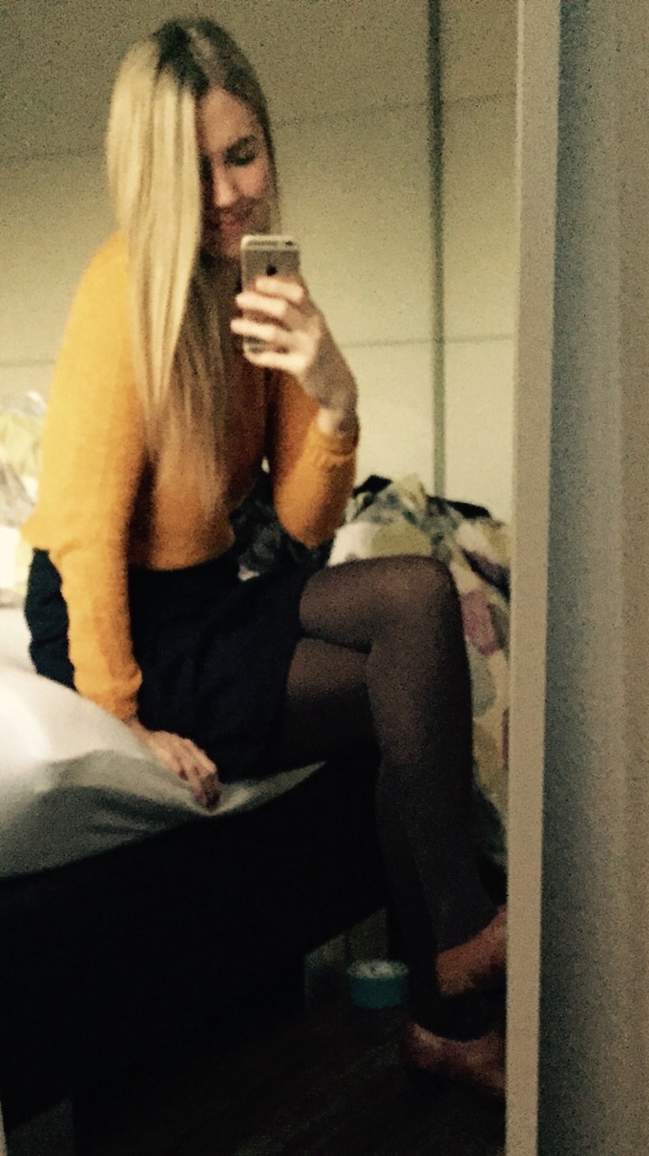 Tall blonde amateur hottie small tits long legs — 7